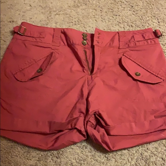 Shorts - Picture 3 of 3